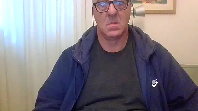 Snapshot of ANONIMO7735 chatting on October 14, 3:35 pm ANONIMO7735 online show from October 14, 3:35 pm