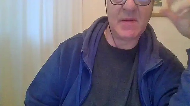 Snapshot of ANONIMO7735 chatting on October 23, 5:18 am ANONIMO7735 online show from October 23, 5:18 am