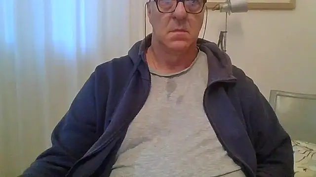 Snapshot of ANONIMO7735 chatting on October 27, 5:44 am ANONIMO7735 online show from October 27, 5:44 am