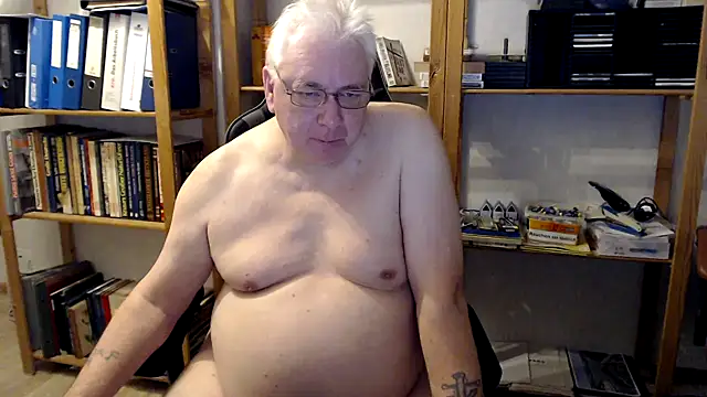 Snapshot of SchwanzhureXXL chatting on September 23, 4:15 am SchwanzhureXXL online show from September 23, 4:15 am