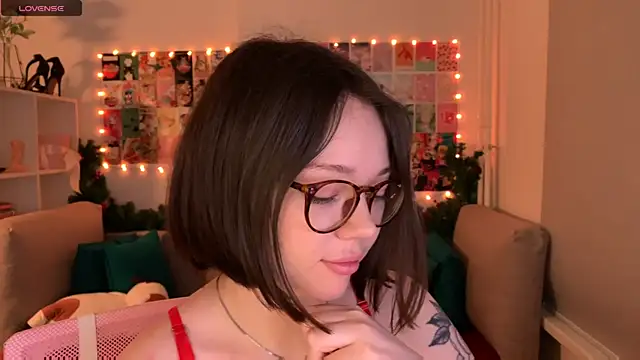 MilenaSaint online show from December 14, 2:34 am