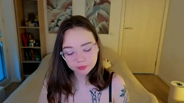 MilenaSaint online show from May 7, 3:34 am