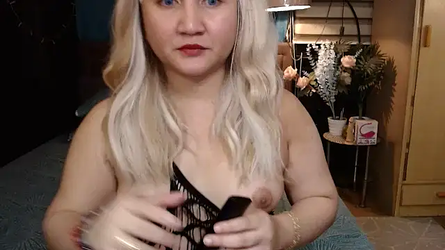 Snapshot of xheavenlytrans chatting on October 7, 10:34 am xheavenlytrans online show from October 7, 10:34 am