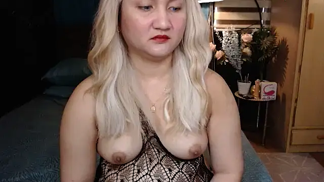 Snapshot of xheavenlytrans chatting on October 11, 11:47 pm xheavenlytrans online show from October 11, 11:47 pm