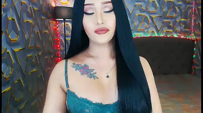 Snapshot of KylieMaxwellCaulfield_TS chatting on January 23, 1:41 am KylieMaxwellCaulfield TS online show from January 23, 1:41 am