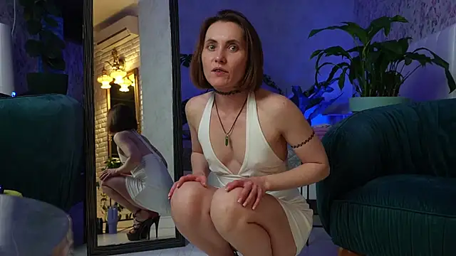 ClaraBendover online show from March 19, 8:02 pm