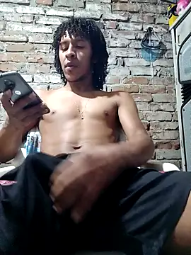 Snapshot of JaMell61 chatting on January 13, 2:11 pm JaMell61 online show from January 13, 2:11 pm