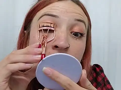 Snapshot of ninaa_fox chatting on October 8, 4:04 pm ninaa fox online show from October 8, 4:04 pm