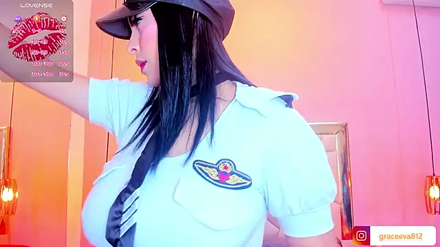 Snapshot of Eva_Grace_ chatting on November 10, 2:10 am Eva Grace online show from November 10, 2:10 am