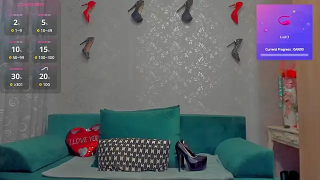 Snapshot of emilianna666 chatting on October 3, 7:27 am emilianna666 online show from October 3, 7:27 am