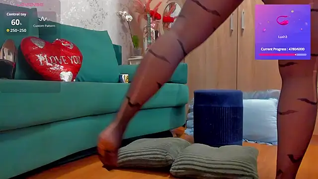 Snapshot of emilianna666 chatting on November 8, 5:34 pm emilianna666 online show from November 8, 5:34 pm