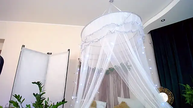 Snapshot of NicoleFoxery chatting on January 24, 6:24 am NicoleFoxery online show from January 24, 6:24 am