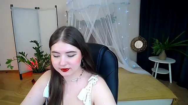 Snapshot of NicoleFoxery chatting on February 4, 6:25 am NicoleFoxery online show from February 4, 6:25 am