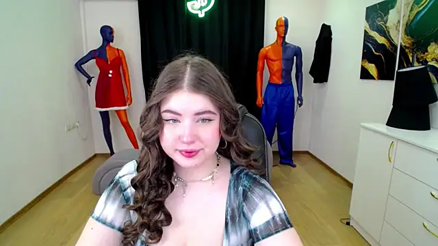 Snapshot of NicoleFoxery chatting on February 5, 3:23 am NicoleFoxery online show from February 5, 3:23 am