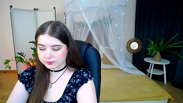 Snapshot of NicoleFoxery chatting on February 6, 6:13 pm NicoleFoxery online show from February 6, 6:13 pm