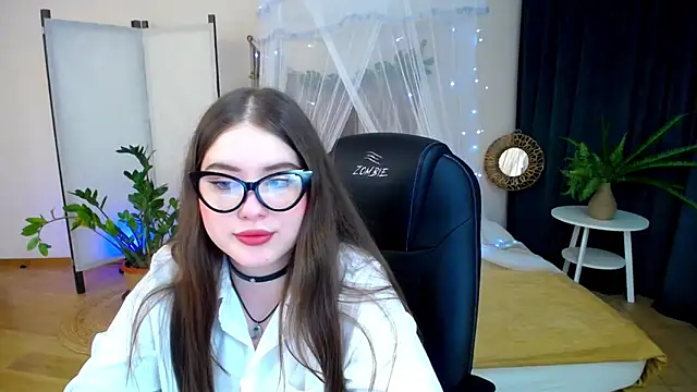 Snapshot of NicoleFoxery chatting on February 6, 9:17 pm NicoleFoxery online show from February 6, 9:17 pm