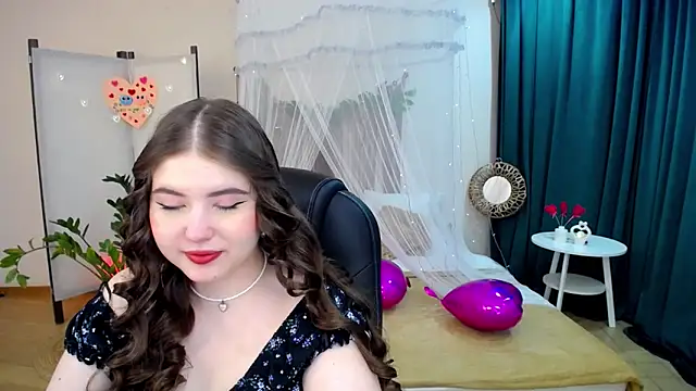 Snapshot of NicoleFoxery chatting on February 21, 3:23 am NicoleFoxery online show from February 21, 3:23 am