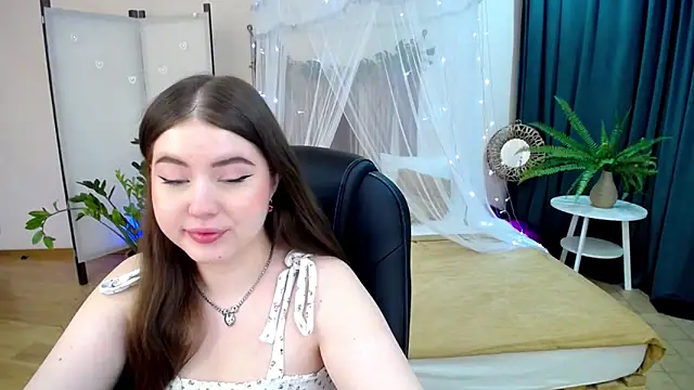 Snapshot of NicoleFoxery chatting on March 6, 3:24 am NicoleFoxery online show from March 6, 3:24 am