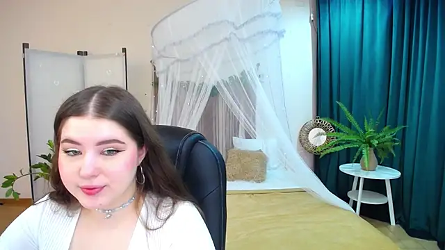 Snapshot of NicoleFoxery chatting on March 17, 6:21 pm NicoleFoxery online show from March 17, 6:21 pm