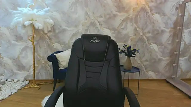 Snapshot of NicoleFoxery chatting on September 13, 6:29 pm NicoleFoxery online show from September 13, 6:29 pm