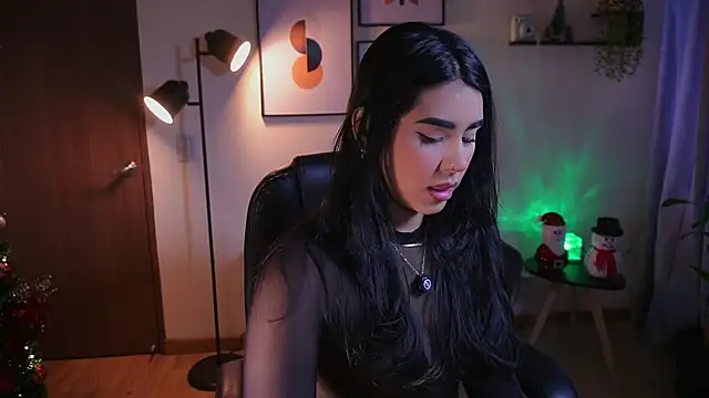 Isabella dior online show from December 5, 3:09 pm