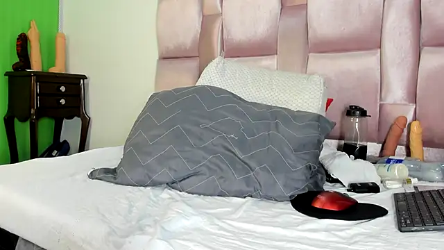 GiulianaRobert online show from September 23, 5:38 pm