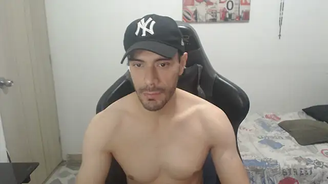 samuelgarcia  online show from August 3, 5:17 am