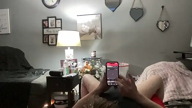 Snapshot of mirandamark2020 chatting on March 31, 6:25 am mirandamark2020 online show from March 31, 6:25 am