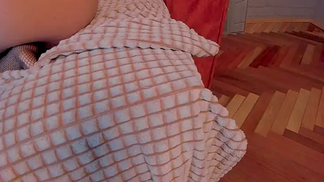 Snapshot of Betty_Pink chatting on February 12, 4:55 pm Betty Pink online show from February 12, 4:55 pm