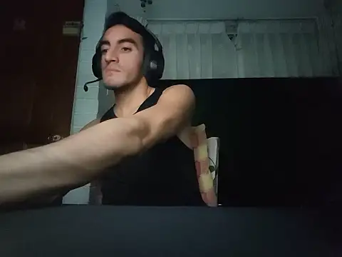 TommyMomentum online show from March 26, 4:51 am