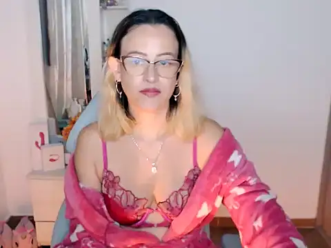 BOREAL MOON online show from April 28, 3:22 am