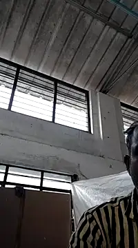 Snapshot of tz143143 chatting on March 1, 10:45 am tz143143 online show from March 1, 10:45 am