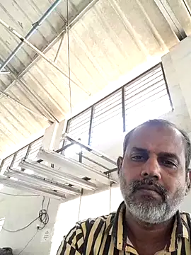 Snapshot of tz143143 chatting on March 13, 9:32 am tz143143 online show from March 13, 9:32 am