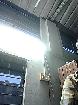 Snapshot of tz143143 chatting on January 13, 12:43 pm tz143143 online show from January 13, 12:43 pm