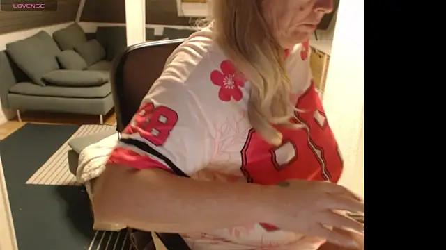 KimMitchelli online show from January 6, 10:01 pm