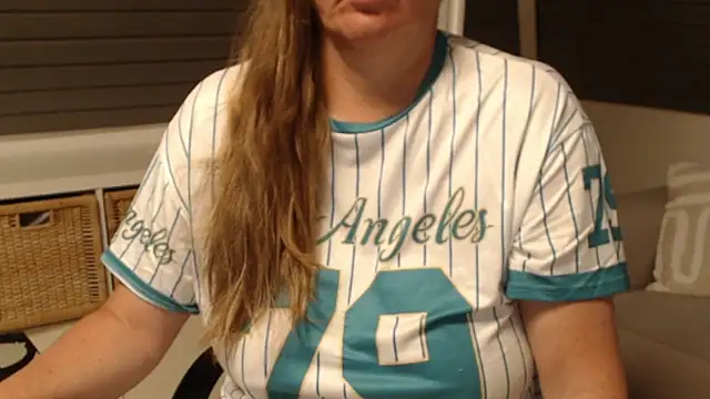 KimMitchelli online show from May 7, 4:29 am
