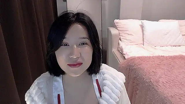 Snapshot of FlameSi chatting on February 28, 12:43 am FlameSi online show from February 28, 12:43 am