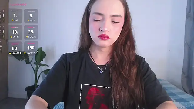 Snapshot of valen_thompson chatting on April 30, 2:18 am valen thompson online show from April 30, 2:18 am