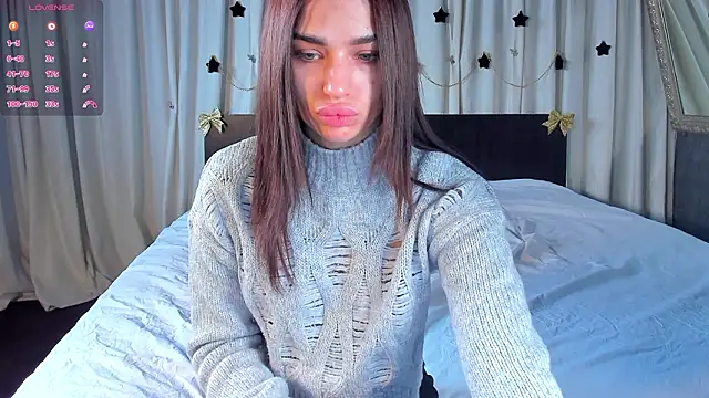 Snapshot of JesikaLooove chatting on February 5, 7:46 am JesikaLooove online show from February 5, 7:46 am