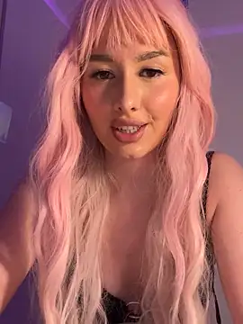 Snapshot of mollyxxx chatting on March 5, 3:40 am mollyxxx online show from March 5, 3:40 am