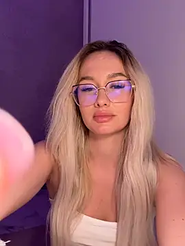 Snapshot of mollyxxx chatting on September 30, 1:54 am mollyxxx online show from September 30, 1:54 am