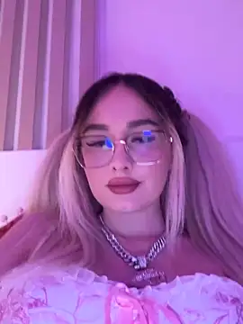 Snapshot of mollyxxx chatting on February 3, 1:48 am mollyxxx online show from February 3, 1:48 am