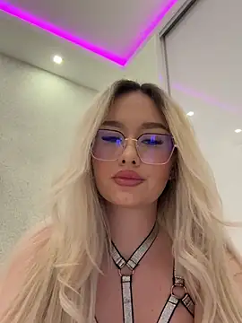 mollyxxx online show from May 1, 3:00 am