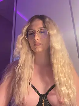 mollyxxx online show from May 18, 11:43 pm