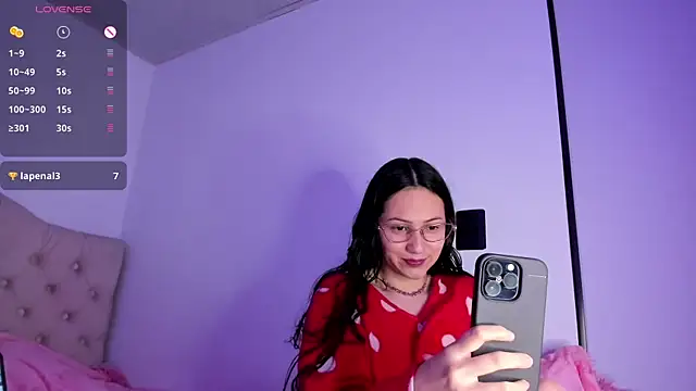 Snapshot of Anyi_1 chatting on January 5, 1:56 am Anyi 1 online show from January 5, 1:56 am