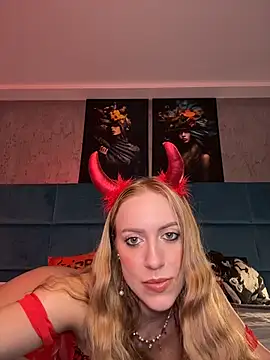 RockQueen A online show from October 27, 5:22 am