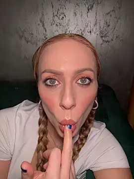 RockQueen A online show from December 3, 4:53 am