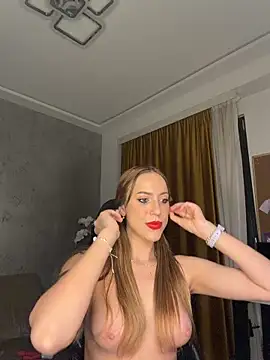 Snapshot of RockQueen_A chatting on May 25, 3:34 am RockQueen A online show from May 25, 3:34 am