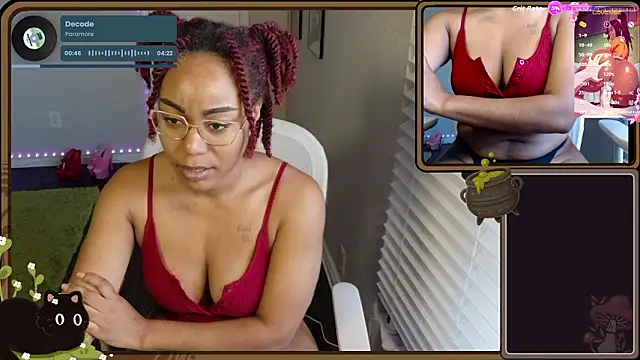 Snapshot of Cheybaaee chatting on March 19, 5:17 pm Cheybaaee online show from March 19, 5:17 pm