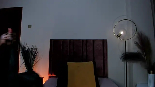 JupiteFox online show from May 7, 11:54 pm